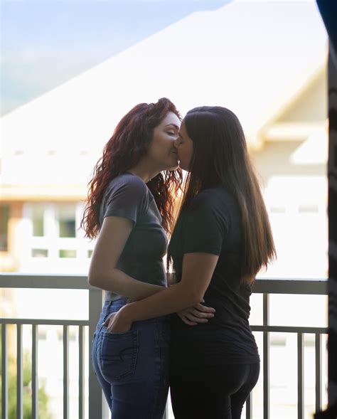 lesbian kiss sex|lesbians